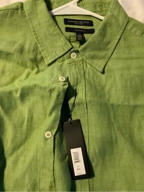 Banana Republic Men's Lime Green Linen Button-Down Shirt